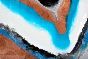 resin art with blue pigment